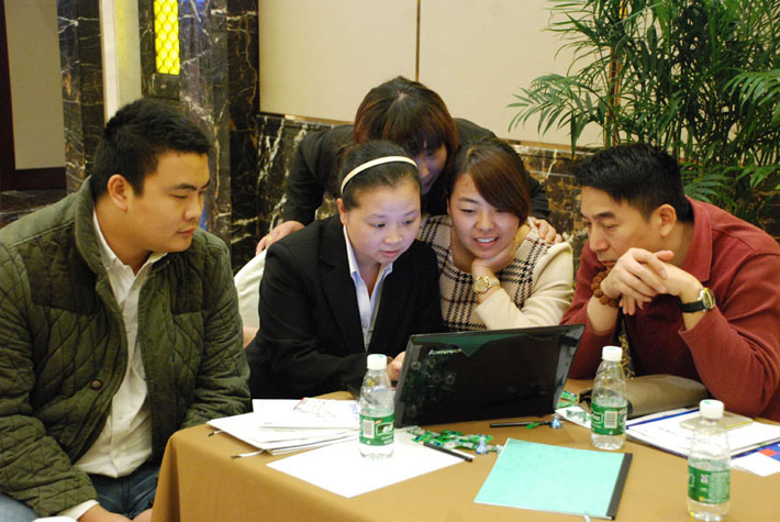 高瞻遠(yuǎn)矚，移攬?zhí)煜? 2014年百度移動推廣峰會會議報道